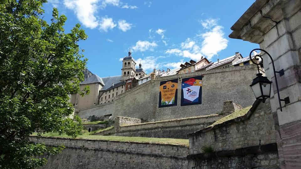 Ferienwohnung A Deux Pas ... Briançon Exterior foto